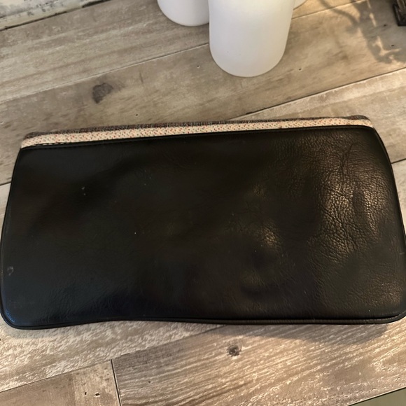 *FREE w/ purchase eligible* Tribal Print Clutch Crossbody Bag w detachable chain - Picture 3 of 6